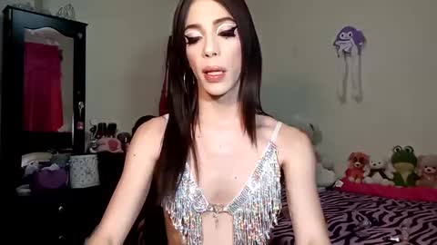 Snapshot of beautyqueen__ chatting on October 2025 06:55:02 AM BeautyMaffe online show from October 2025 06:55:02 AM