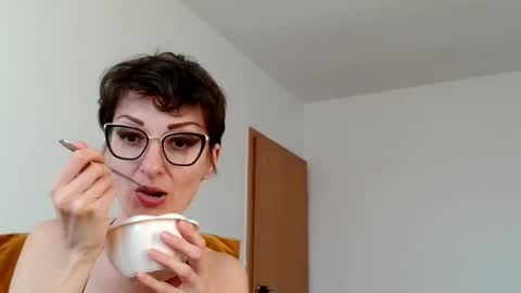 Snapshot of bebacksooon chatting on March 2026 03:28:01 PM Raluca online show from March 2026 03:28:01 PM