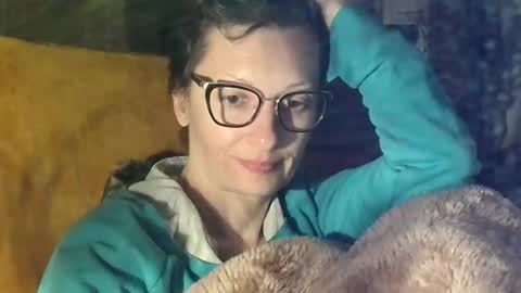 Snapshot of bebacksooon chatting on April 2026 06:57:01 PM Raluca online show from April 2026 06:57:01 PM