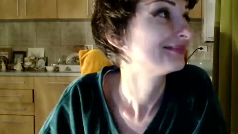Snapshot of bebacksooon chatting on April 2026 07:58:02 PM Raluca online show from April 2026 07:58:02 PM