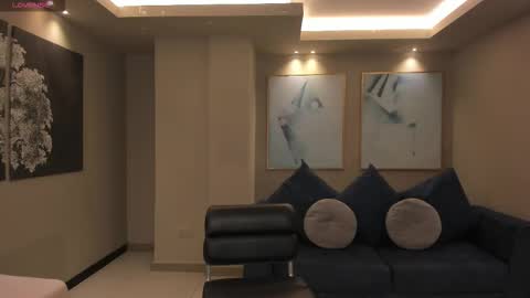 Am Becca online show from November 2025 08:30:01 PM