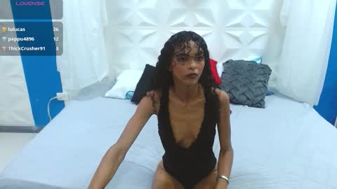 becky_lynch_102 online show from December 2025 05:08:02 PM