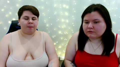 Snapshot of beckyandellen chatting on February 2026 11:16:01 AM BeckyAndEllen online show from February 2026 11:16:01 AM