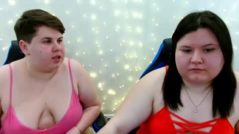 Snapshot of beckyandellen chatting on February 2026 10:44:02 AM BeckyAndEllen online show from February 2026 10:44:02 AM