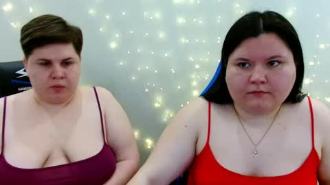 Snapshot of beckyandellen chatting on April 2026 04:25:01 PM BeckyAndEllen online show from April 2026 04:25:01 PM
