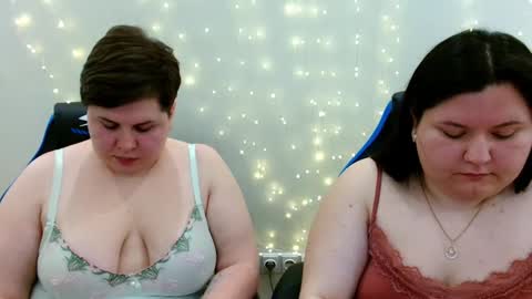 Snapshot of beckyandellen chatting on April 2026 11:55:02 AM BeckyAndEllen online show from April 2026 11:55:02 AM