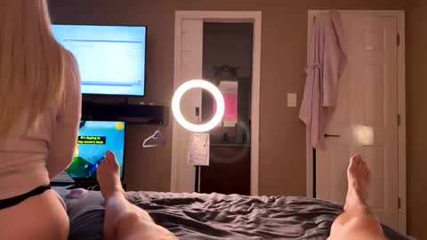 Snapshot of bedroom_peephole chatting on May 2026 02:51:02 AM bedroom_peephole online show from May 2026 02:51:02 AM