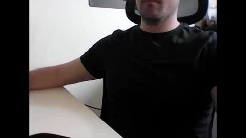 beenee3 online show from April 2026 07:22:01 AM
