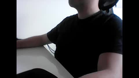 beenee3 online show from May 2026 06:20:01 AM