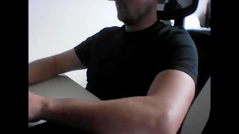 beenee3 online show from May 2026 07:58:01 AM
