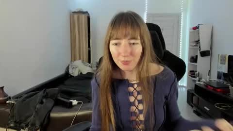 Lisa online show from September 2025 12:53:01 PM