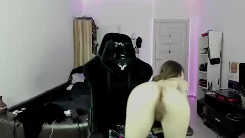 Lisa online show from September 2025 02:11:01 PM