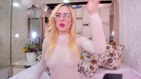 Snapshot of belinda_dulce chatting on April 2026 12:04:01 PM Belinda online show from April 2026 12:04:01 PM