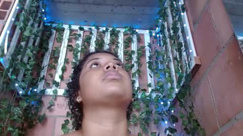 Snapshot of belindathompsonn chatting on December 2024 06:49:01 PM belindathompsonn online show from December 2024 06:49:01 PM