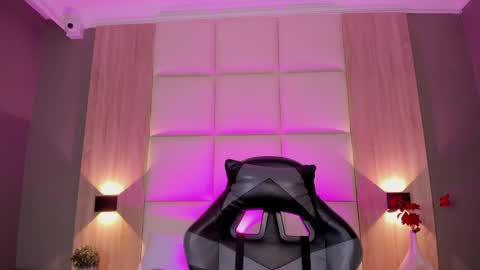 Snapshot of bella1207 chatting on November 2025 07:36:02 PM Bella cam online show from November 2025 07:36:02 PM