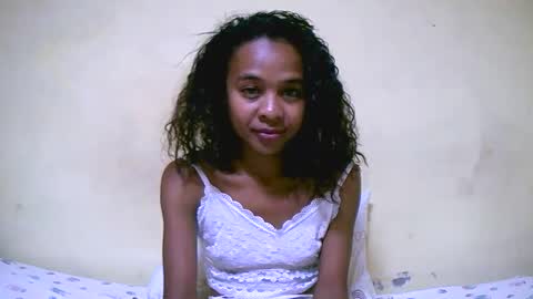 bella193999 online show from December 2024 12:49:01 PM