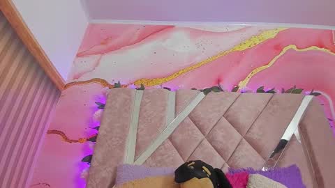 Snapshot of bella__sweets chatting on February 2026 10:34:02 AM Melanie online show from February 2026 10:34:02 AM