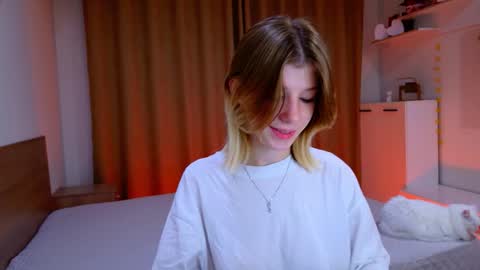 Bella online show from November 2025 03:03:01 PM