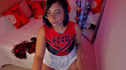 Snapshot of bella_desi chatting on December 2024 11:52:02 AM Dessi online show from December 2024 11:52:02 AM