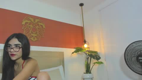 Snapshot of bella_dork chatting on March 2026 07:39:01 PM B E L L A online show from March 2026 07:39:01 PM