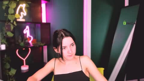 Bella online show from April 2026 10:37:01 PM