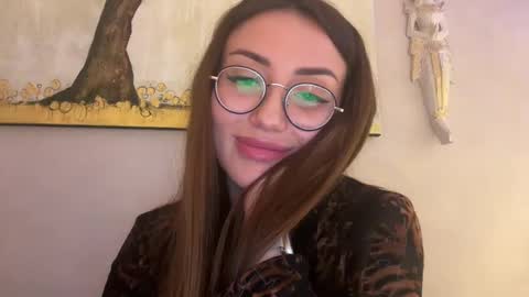 Snapshot of bella_foxxi chatting on January 2025 10:11:02 PM bella_foxxi online show from January 2025 10:11:02 PM