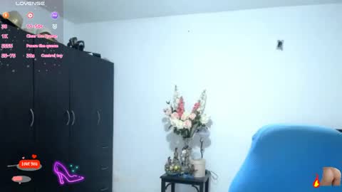 Snapshot of bella_ghisell chatting on April 2026 12:04:01 AM Bella online show from April 2026 12:04:01 AM