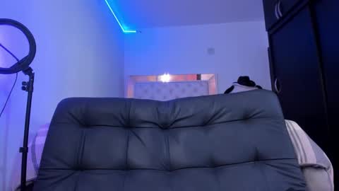 Snapshot of bella_hamilton chatting on February 2026 04:09:01 AM bella_hamilton online show from February 2026 04:09:01 AM