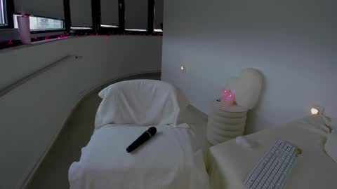 Snapshot of bella_hot77 chatting on March 2026 10:48:02 AM Anna online show from March 2026 10:48:02 AM