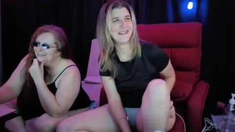 Snapshot of bella_james_1988 chatting on September 2025 04:07:01 PM Bella James online show from September 2025 04:07:01 PM