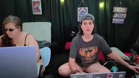 Snapshot of bella_james_1988 chatting on November 2025 04:38:01 PM Bella James online show from November 2025 04:38:01 PM