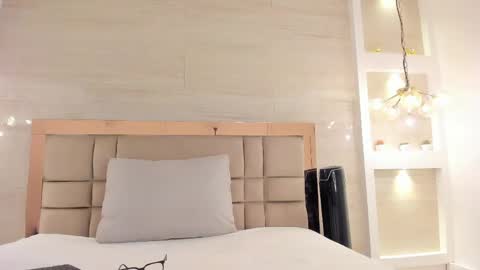  BELLA  online show from April 2026 03:13:01 AM