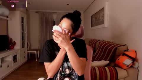 Snapshot of bella_pocahontas3 chatting on November 2025 11:04:02 PM bella_pocahontas3 online show from November 2025 11:04:02 PM