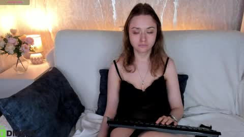 Linda Bella online show from April 2026 06:19:01 AM