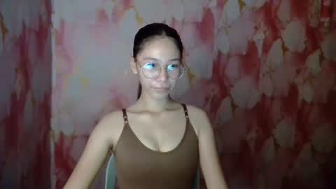 Snapshot of bella_saero chatting on April 2026 01:02:02 PM bella online show from April 2026 01:02:02 PM