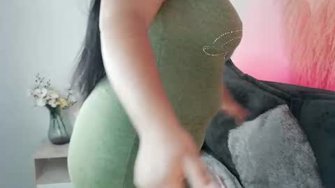 Snapshot of bella_saint33 chatting on July 2026 05:47:02 AM bella online show from July 2026 05:47:02 AM