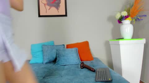 bella_sstone online show from November 2025 11:33:02 AM