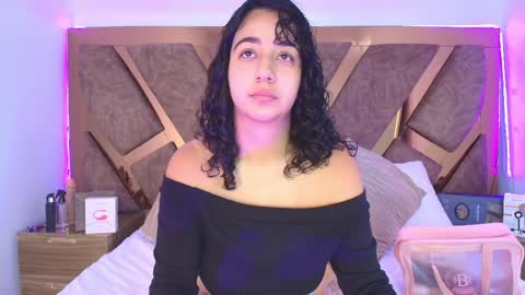 Bella Swwan  online show from April 2026 02:43:01 PM