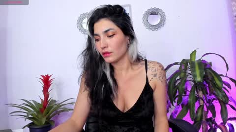 Bella online show from February 2025 09:40:01 PM