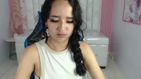 Bella online show from October 2025 08:59:01 PM