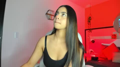 Snapshot of bella_walker_ chatting on April 2026 08:26:01 PM BELLA online show from April 2026 08:26:01 PM