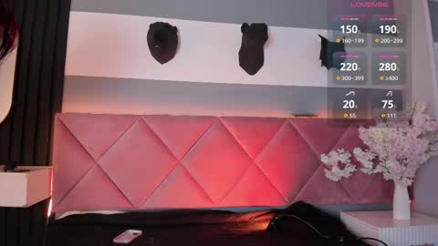 Snapshot of bella_williiams_ chatting on December 2025 12:24:02 PM Bella online show from December 2025 12:24:02 PM