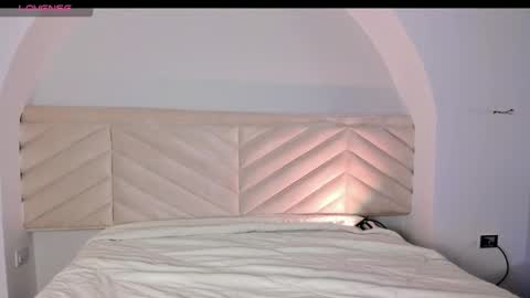 Snapshot of bella_williiams_ chatting on January 2026 12:20:02 PM Bella online show from January 2026 12:20:02 PM