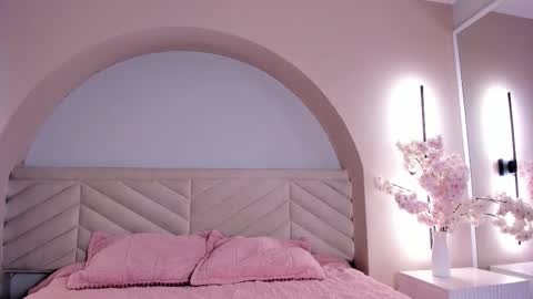 Snapshot of bella_williiams_ chatting on March 2026 12:12:02 PM Bella online show from March 2026 12:12:02 PM