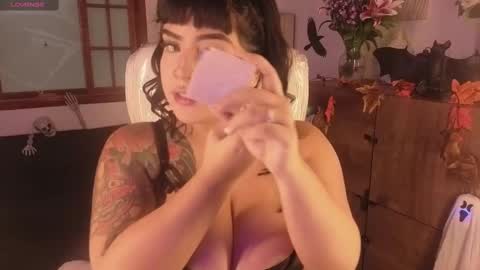 Bella  online show from October 2025 08:09:02 PM