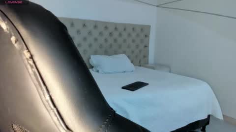 bellaastorm online show from September 2025 08:35:02 PM