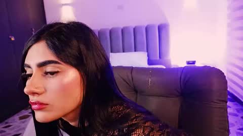 bellaastorm online show from November 2025 11:40:01 PM