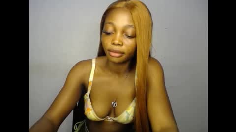 bella online show from December 2025 05:53:01 PM