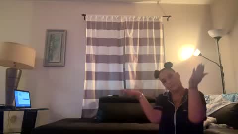 Snapshot of bellabeanz chatting on July 2026 04:16:01 AM Roxy Rain online show from July 2026 04:16:01 AM