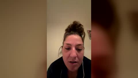 Snapshot of bellabeanz chatting on July 2026 12:19:02 PM Roxy Rain online show from July 2026 12:19:02 PM